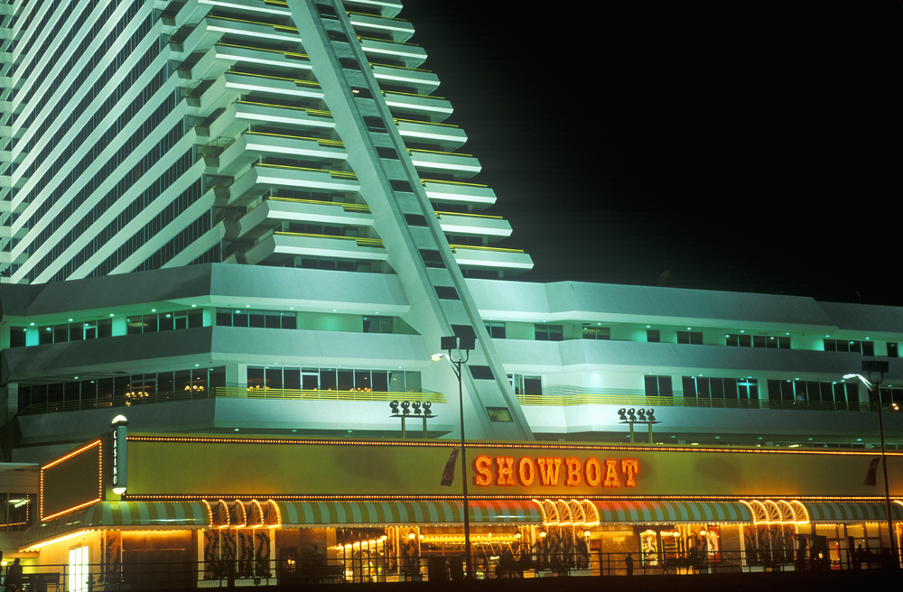 Showboat casino atlantic city closing