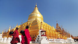 Shwezigon Paya, Bagan, Myanmar