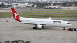 Qantas flies between Sydney and Vancouver