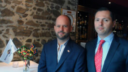 Richard Zarkin, PR Director for the Riviera Nayarit CVB (left), and Rodrigo Esponda, Regional Director of the Mexico Tourism Board for North America, hosted an industry lunch recently in Toronto.