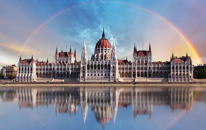 Air Transat unveils Europe program for 2015, adds Budapest.