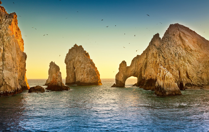 Signature Vacations resumes Los Cabos flights from Canada
