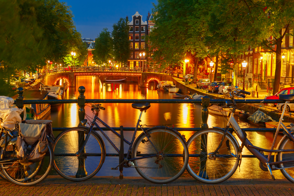 Amsterdam Light Festival illuminates historic canals and art exhibits Travelweek