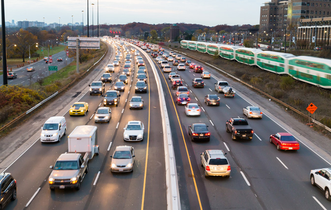 Tow truck drivers slow down Toronto commute to protest new auto insurance law