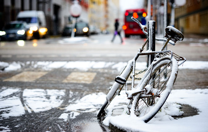 Storm unleashes blizzard conditions in parts of northeastern U.S.