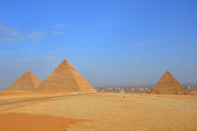 Pyramids trio