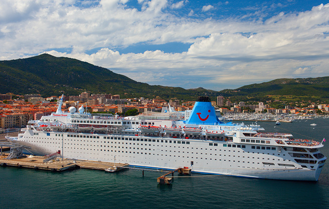 Sunwing’s launches 2015/2016 cruise brochure featuring Thomson, MSC