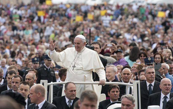 Hola Sun offers free day program to see Pope Francis in Cuba