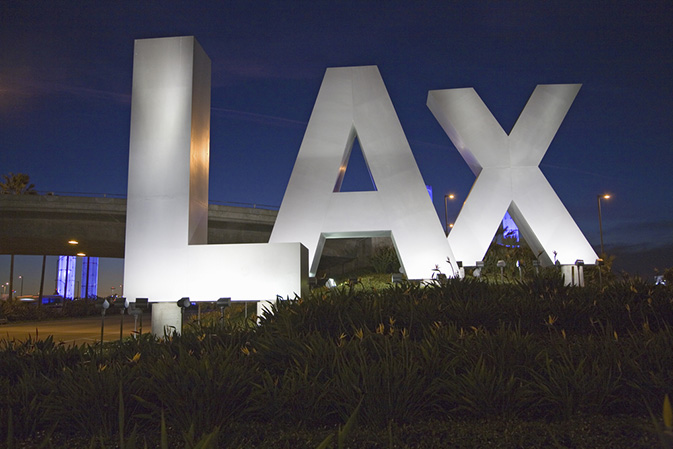 Los Angeles votes to allow Uber, Lyft at LAX