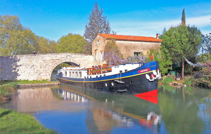 European Waterways offers 2017 hotel barge bookings at 2016 prices