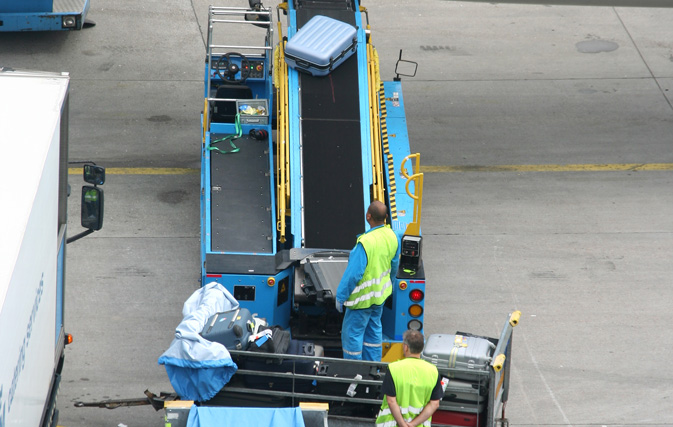 U.S. airlines warned they may have to pay for damaged luggage