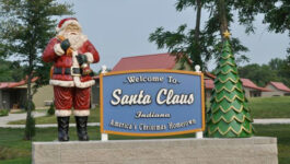 Santa's Lakeside Cottages – Santa Claus, IN