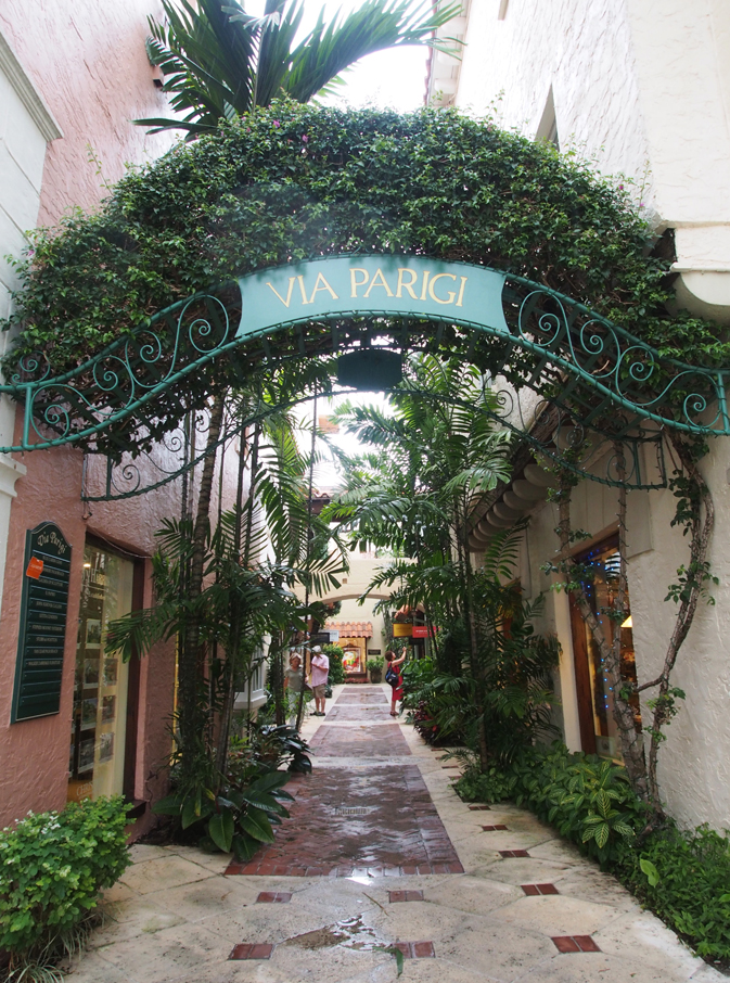 30 Via Parigi on Worth Avenue