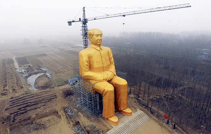 China builds massive gold statue of Chairman Mao