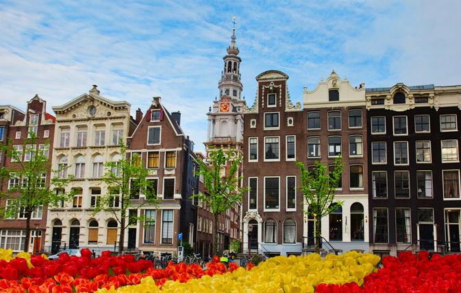 Sunwing offers $200 EBB on direct summer flights to Amsterdam