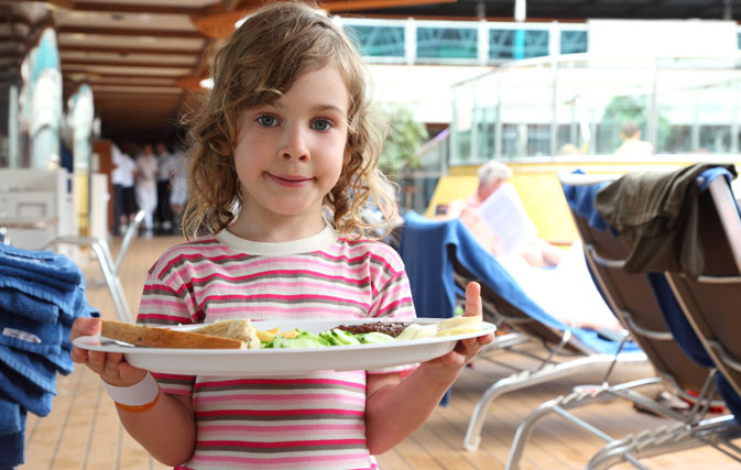 Cruise ship food: 10,680 hot dogs just tip of the iceberg