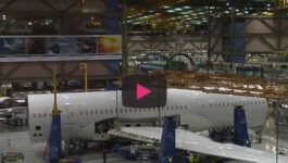 Timelapse of a building the 787-9 Dreamliner – Travel Video