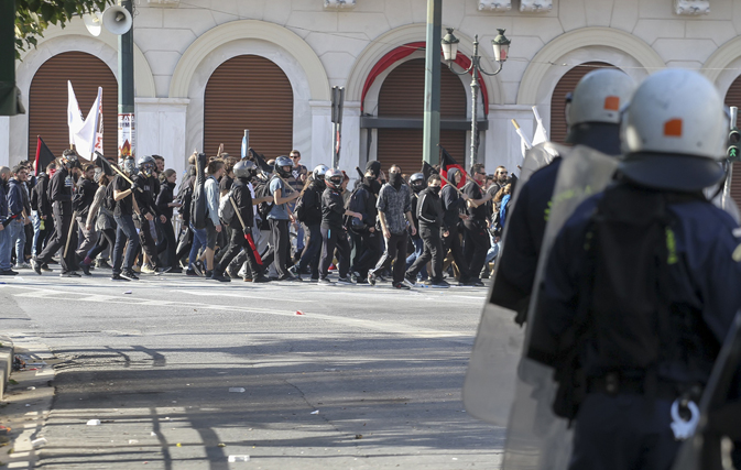 Strike closes Athens airport