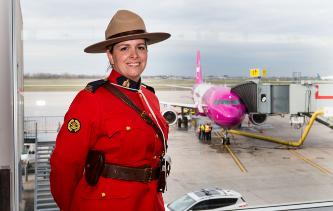 WOW air’s inaugural flight to Canada touches down in Montreal