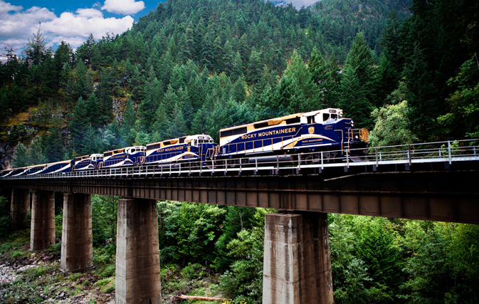 Rocky Mountaineer woos early birds with booking bonus