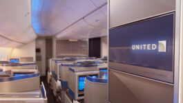 United CEO aims to win back high paying business travellers