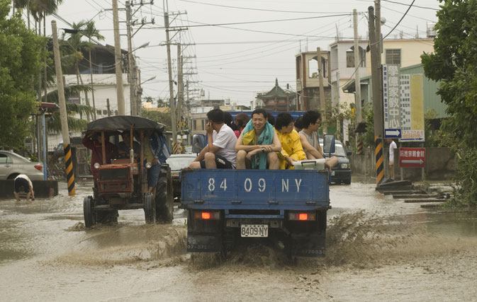 Planes grounded in Taiwan as powerful typhoon nears Taiwan