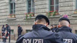 6 dead in Munich mall shooting; manhunt underway