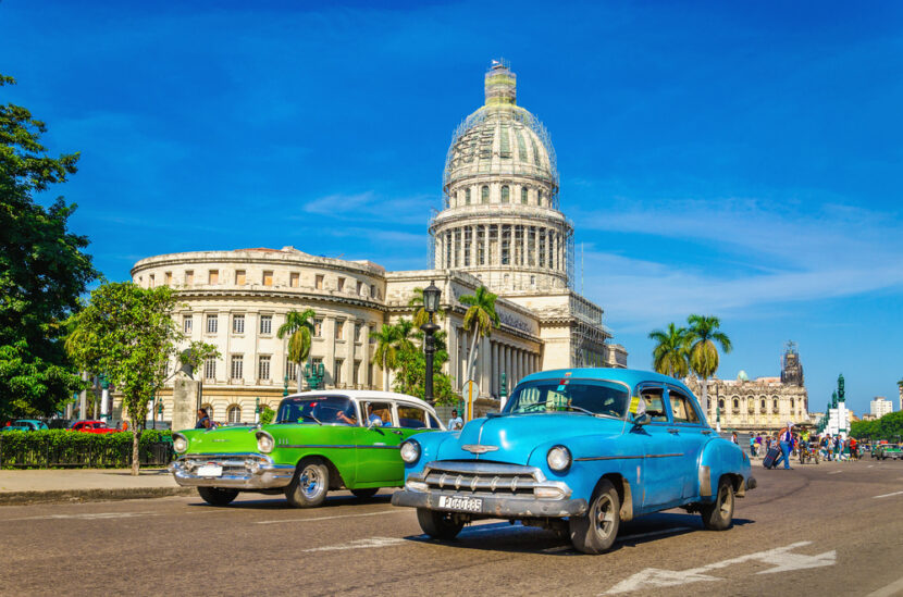 United Airlines expects to offer its first flights to Havana by fall 2016