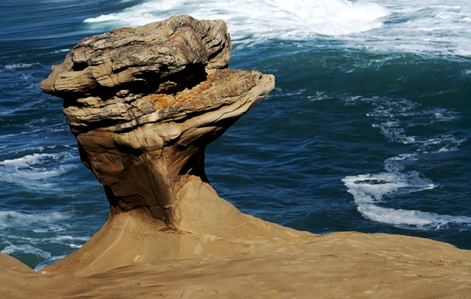 Video shows famous Oregon rock formation being destroyed by vandals