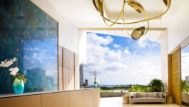 Ritz-Carlton Residences, Waikiki Beach has ocean views and an enviable ‘Luxury Row’ location