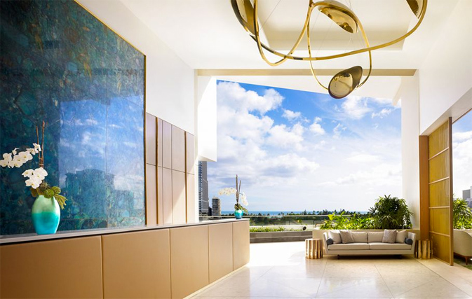 Ritz-Carlton Residences, Waikiki Beach has ocean views and an enviable ‘Luxury Row’ location