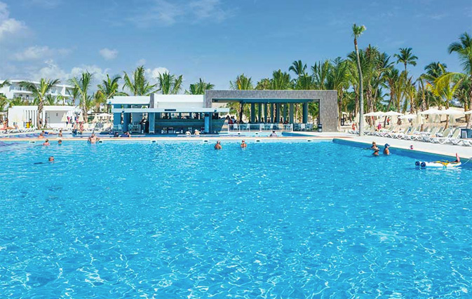 Reduced deposits, up to 40% savings with Signature’s RIU sale