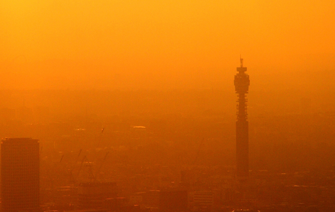 London mayor issues air pollution alert for first time