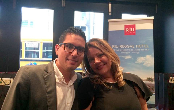 Plenty of cheer for RIU’s no-reservations dining policy at Sunwing’s holiday get-together