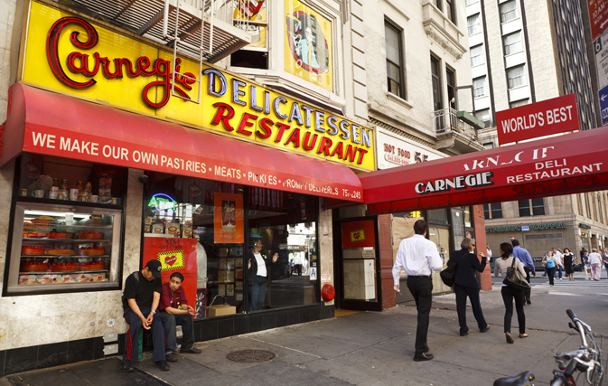 Thanks for the calories: NYC's Carnegie Deli says goodbye