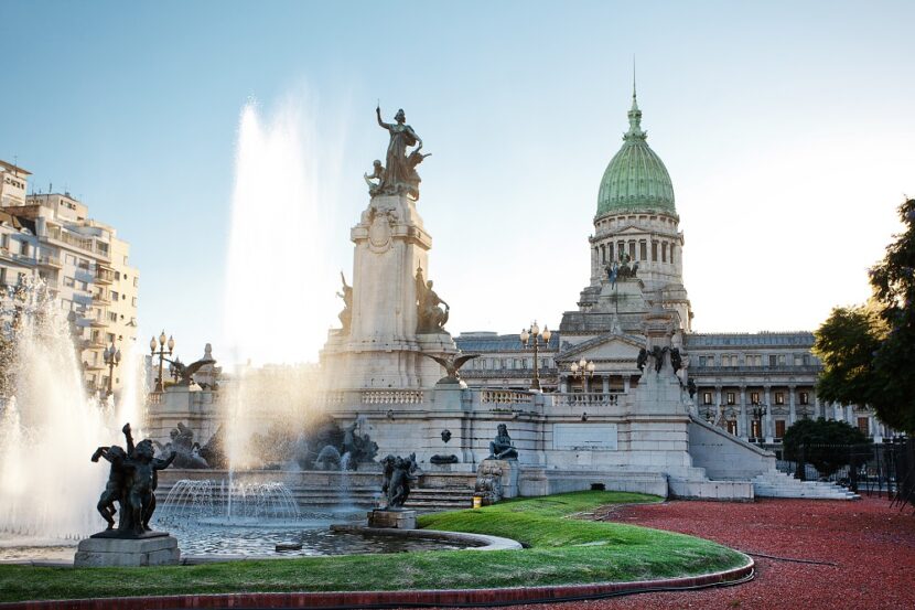 Argentina to attract foreign visitors by cutting 21% tax on hotels