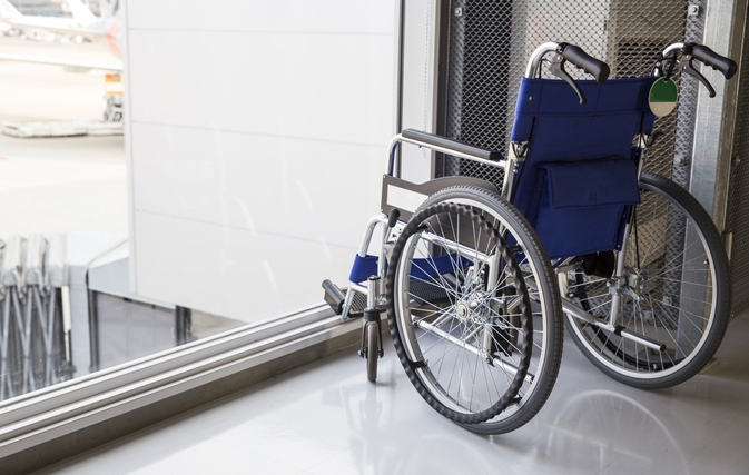 Woman in wheelchair left behind at the gate by Ryanair