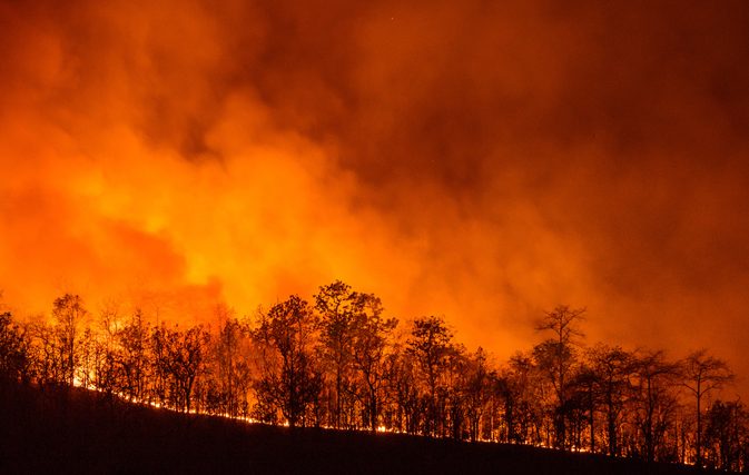 Air Canada waiving change fees, offering discounts in wake of B.C. wildfires