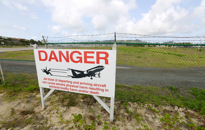 Tourist dies from aircraft engine blast at St. Maarten’s Maho Beach