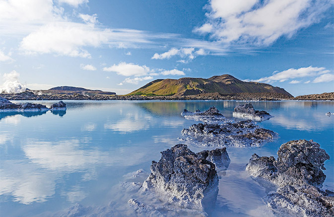 Cunard to return to Alaska with 2019 voyages onboard the Queen Elizabeth