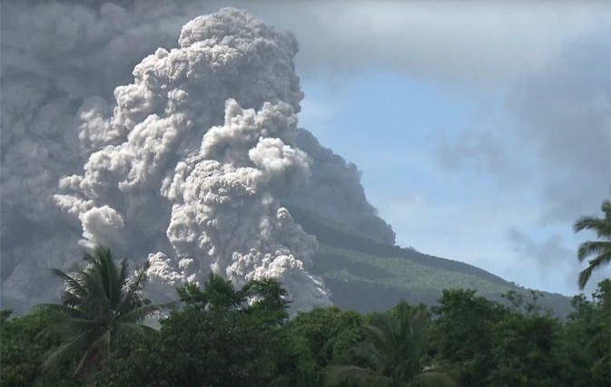 Alert level raised to 4 in Philippines after volcano explosion