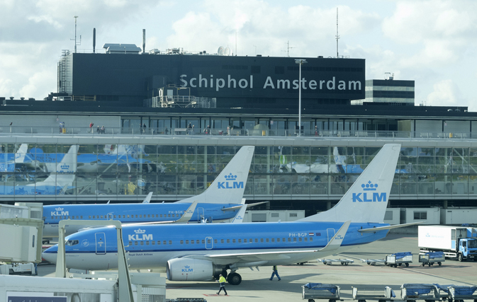 Dutch court nixes plan to reduce flights at Schiphol Airport