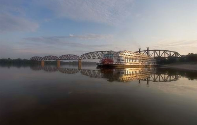 American Queen Steamboat Co. opens the books on holiday season sailings