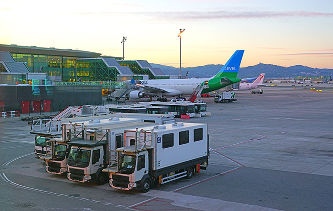 LEVEL’s first Montreal-Paris flight takes off