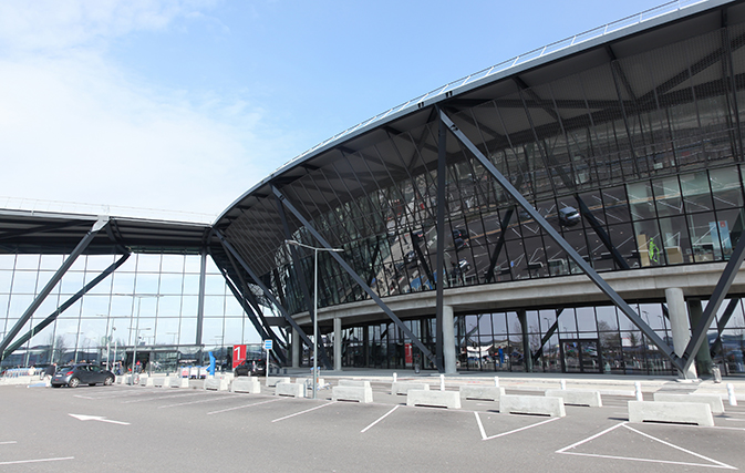 Man arrested after car ramming at Lyon airport