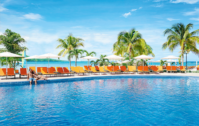 Book Palace Resorts with ACV to earn 4X the points