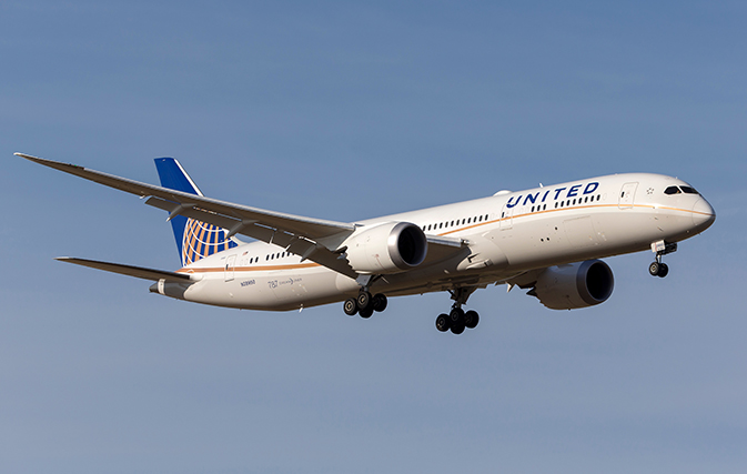 United flight from LA lands safely in Sydney after mayday