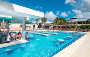 riu negril resorts reopens rustourismnews travelweek rouvre portes renovated