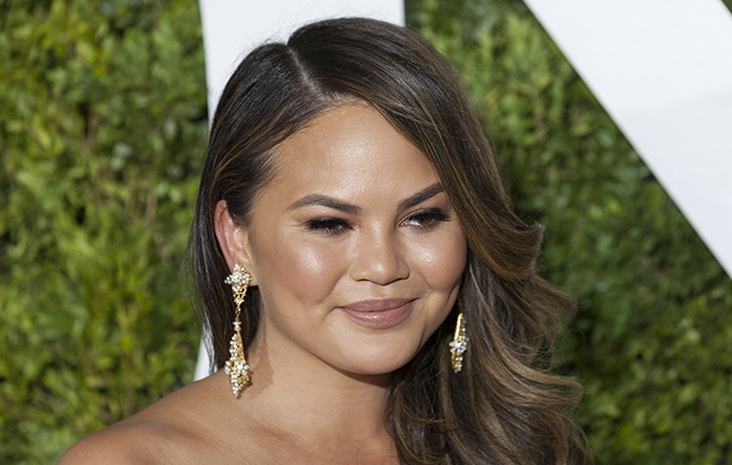 Delta wants Chrissy Teigen to make their inflight menu and Twitter is all for it