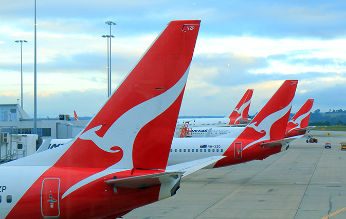 Qantas posts $1.7 billion loss, predicts Australia will reopen to int'l travel by Christmas